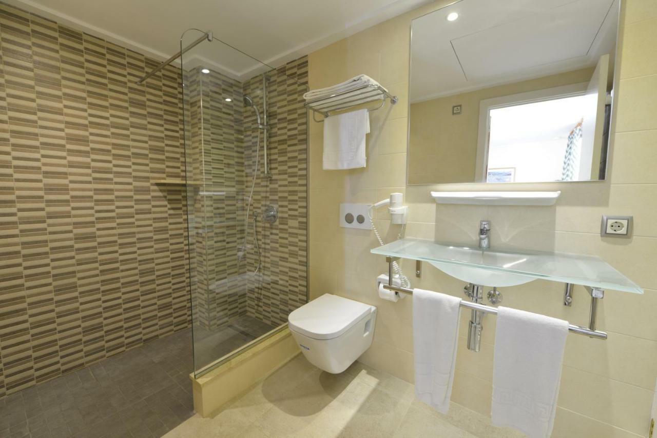 Apartamentos Ferrera Pins Cala Ferrera  Extérieur photo