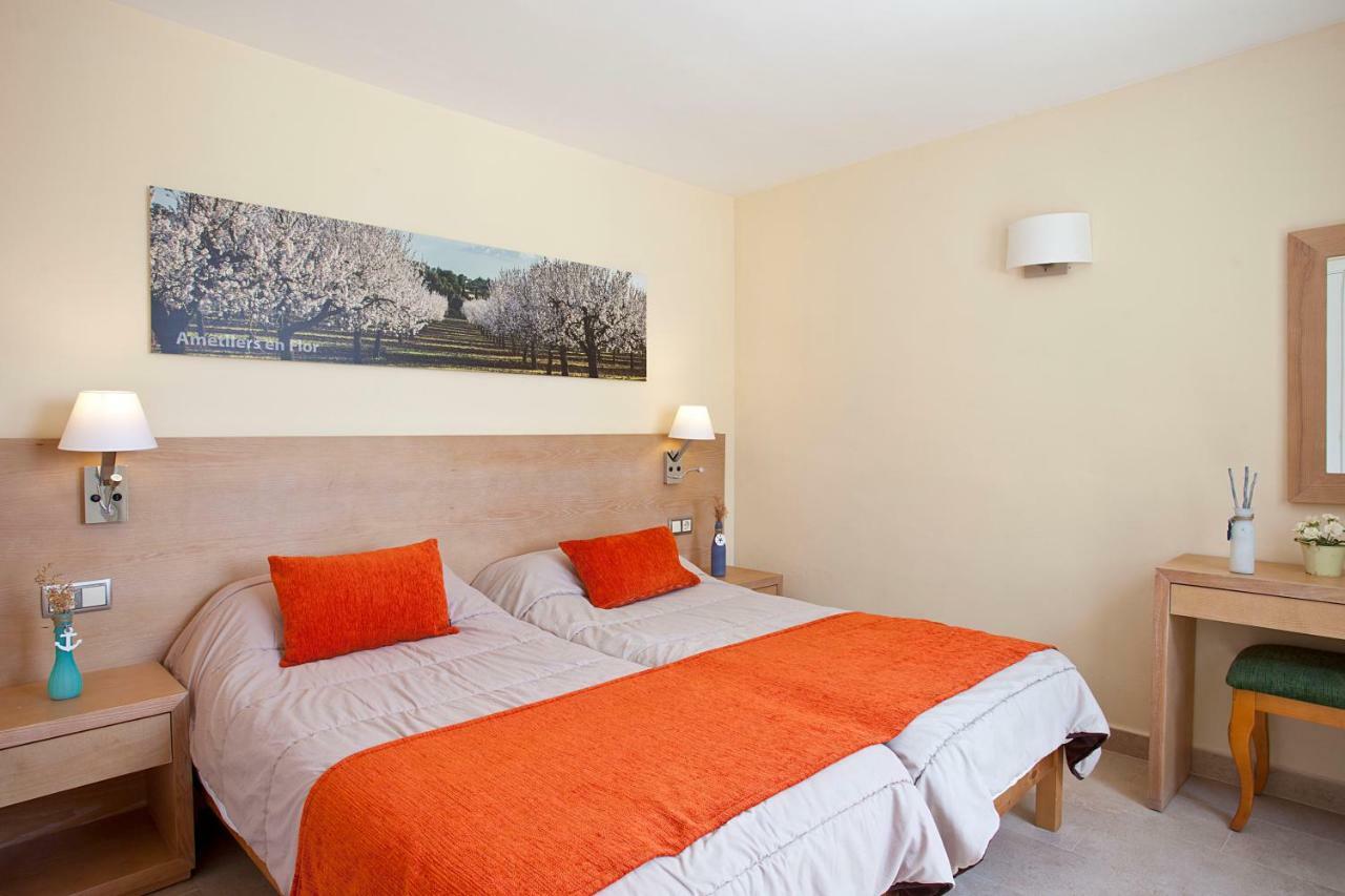 Apartamentos Ferrera Pins Cala Ferrera  Extérieur photo
