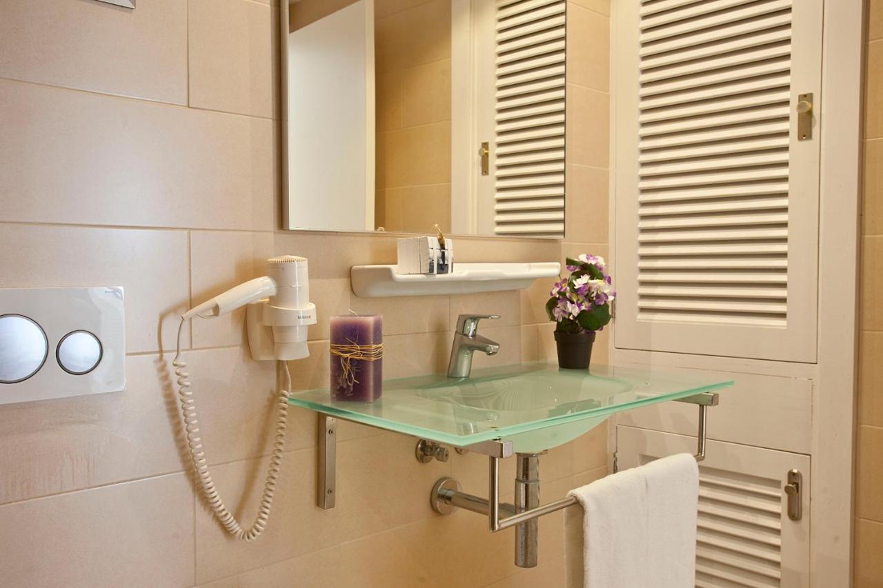 Apartamentos Ferrera Pins Cala Ferrera  Extérieur photo