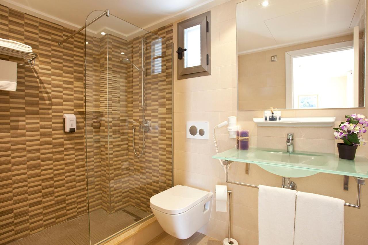 Apartamentos Ferrera Pins Cala Ferrera  Extérieur photo