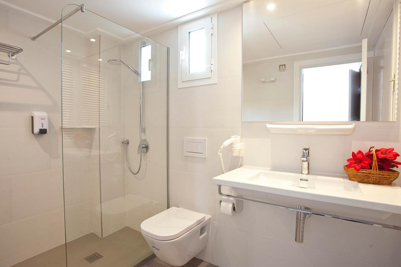 Apartamentos Ferrera Pins Cala Ferrera  Extérieur photo